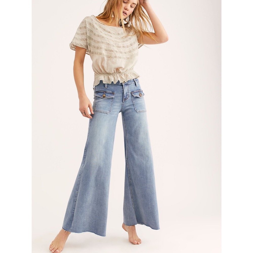 Free People Hailey Low Rise Bell Bottom Jeans patch Front Pockets 26 - Picture 2 of 7